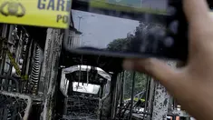 BI optimistis nilai tukar rupiah terhadap dolar AS akan menguat - Ahok kesal bus Transjakarta terbakar - Rusia menutup 12 cabang  McDonald's