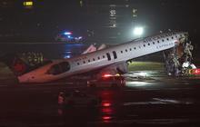 FOTO: Pesawat Air Canada Tabrak Truk Pemadam Kebakaran