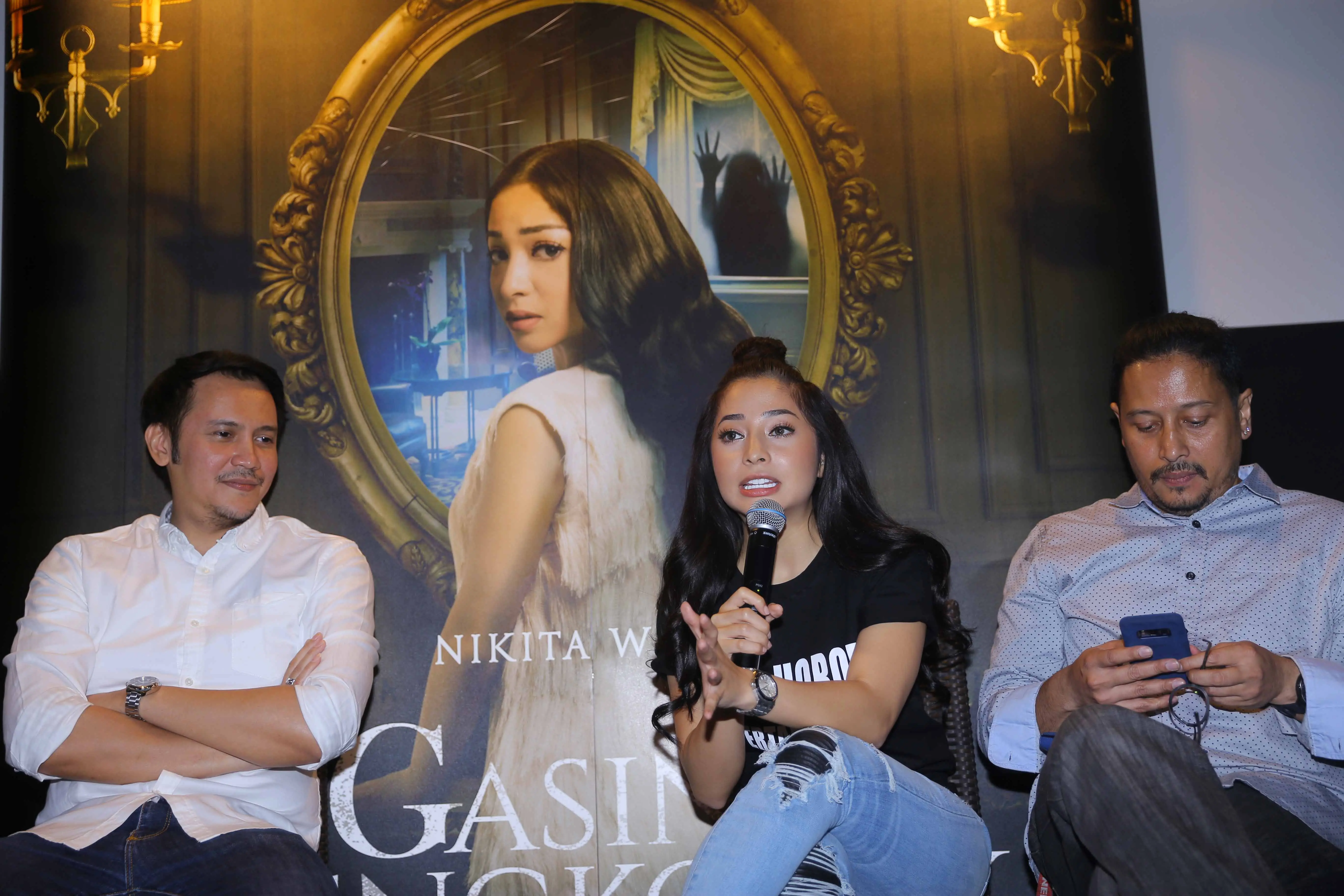 Nikita Willy saat hadir dalam peluncuran teaser film Gasing Tengkorak di Metropole XXI, Cikini Jakarta Pusat, Rabu (2/8/2017). (Nurwahyunan/Bintang.com)