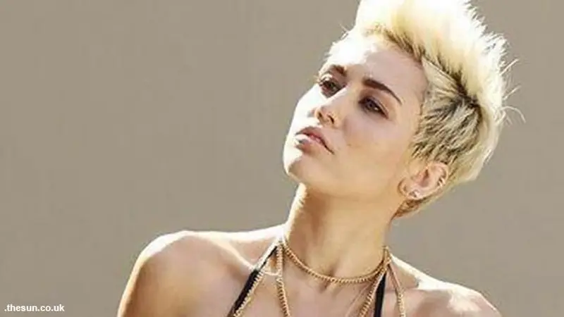 miley-cyrus-130720b.jpg