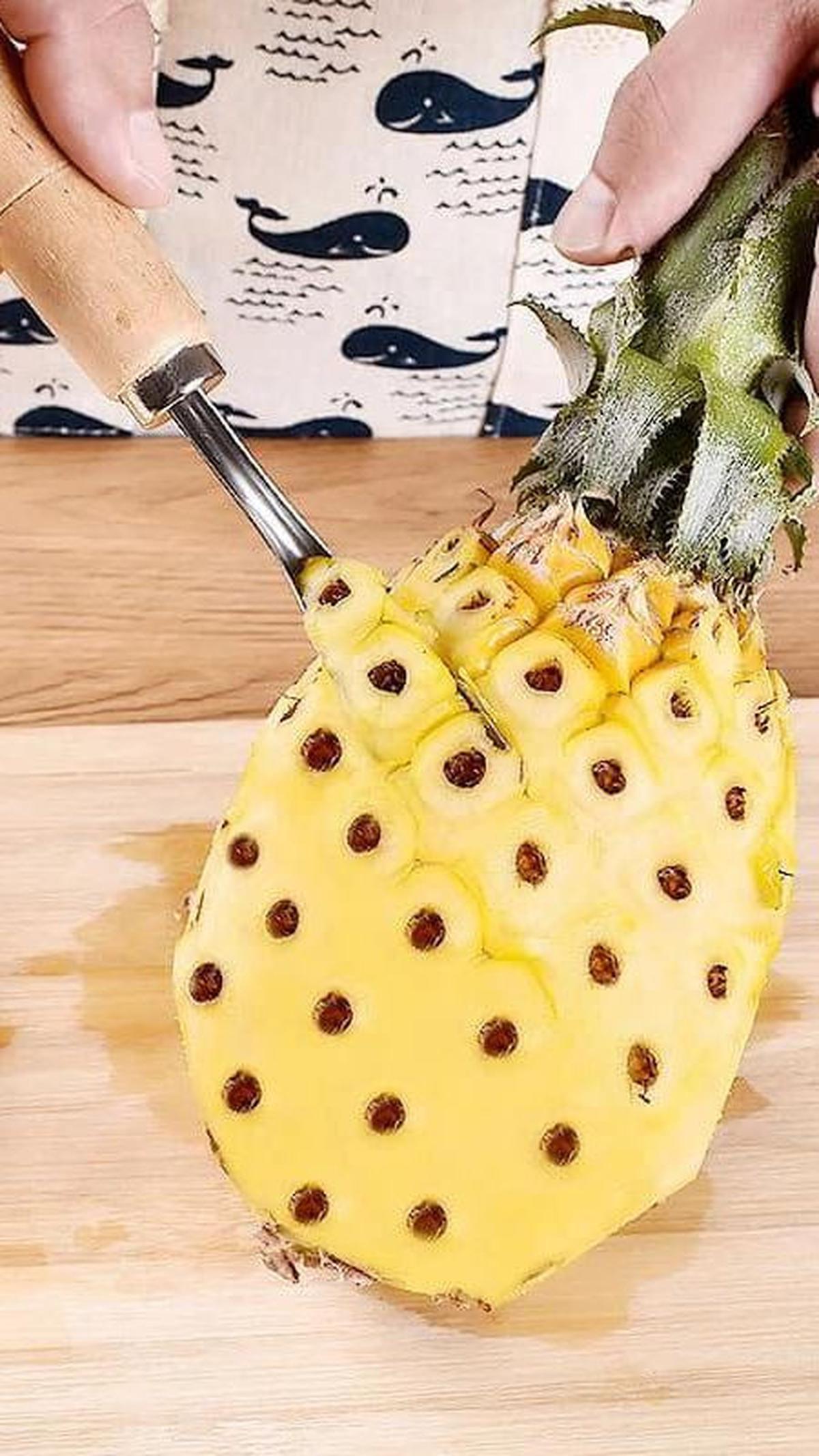 Kupas Nanas Hingga Bersih
