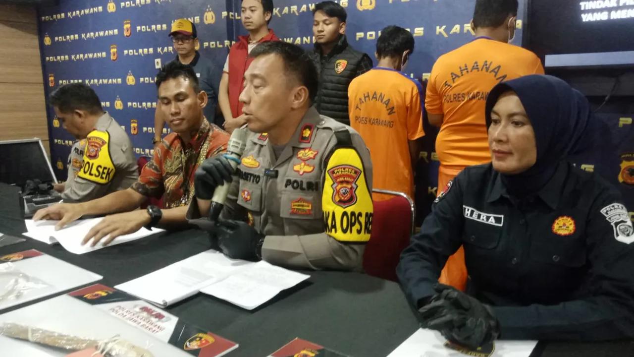 Peristiwa tersebut terjadi berawal karena pelaku sakit hati terhadap korban.&nbsp;<br>
