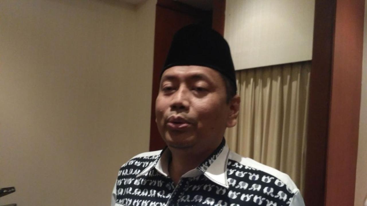 Kapitra menganggap, ide percepatan pelaksanaan Pilkada 2024 juga bisa meminimalisir praktik penyalahgunaan kekuasaan oleh Pemerintah Daerah.<br>