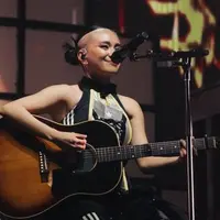 Potret NIKI Sukses Gelar Konser 'Buzz World Tour' di Jakarta (credit: instagram/nikizefanya)