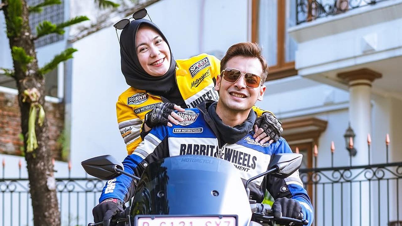 Gara-Gara Disebut Tua, Rina Amalia Istri Boy Hamzah Akui Ingin Lepas Hijab