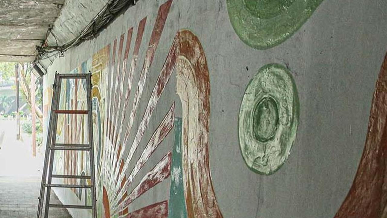 FOTO: Kreatif! Pasukan Oranye Sulap Kolong Semanggi yang Kumuh Jadi Penuh Warna