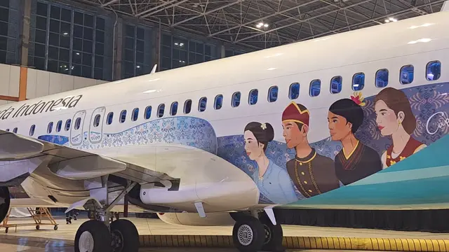 Livery Spesial Garuda Indonesia untuk HUT ke-80 RI, Dilukis Manual Langsung di Hanggar Pesawat