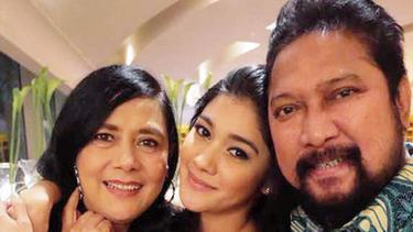 Meski Telah Cerai Lydia Kandou Dan Jamal Mirdad Tampak Harmonis News Entertainment Fimela Com