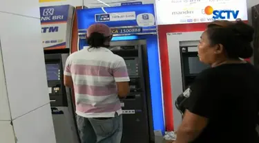 Mesin ATM sejumlah bank masih lumpuh akibat gangguan satelit telkom-1 hingga Senin pagi.