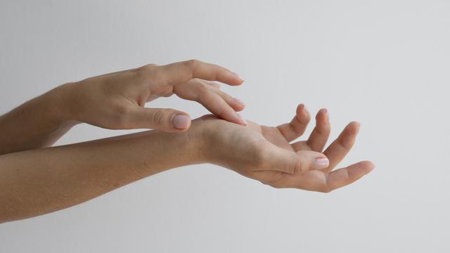 Ilustrasi telapak tangan, gatal