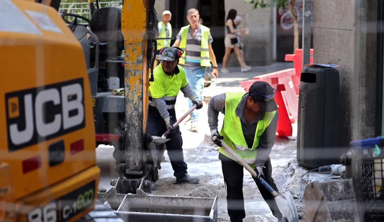 <p>Menurut para ahli, perubahan iklim memainkan peran langsung dalam meingkatnya panas di Spanyol. (Thomas COEX/AFP)</p>