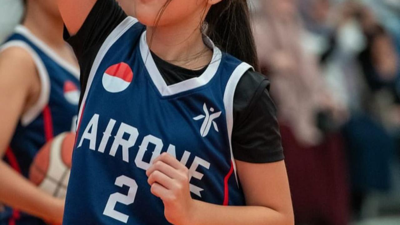 7 Potret Mikhayla Bakrie Main Basket, Paras Cantiknya Disebut Duplikat Nia Ramadhani