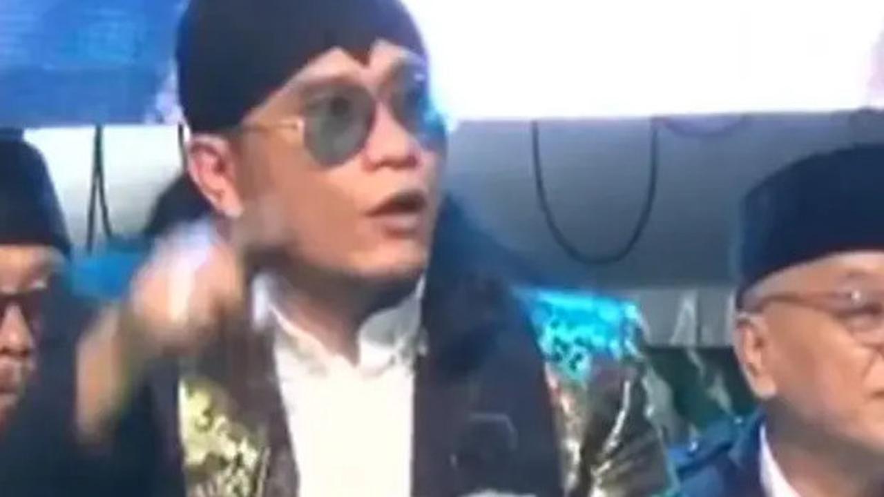 Harga Jam Tangan Miftah Maulana Tembus Rp500 Juta, Disorot di Tengah Kontroversi Hina Penjual Es Teh dan Seniman Senior