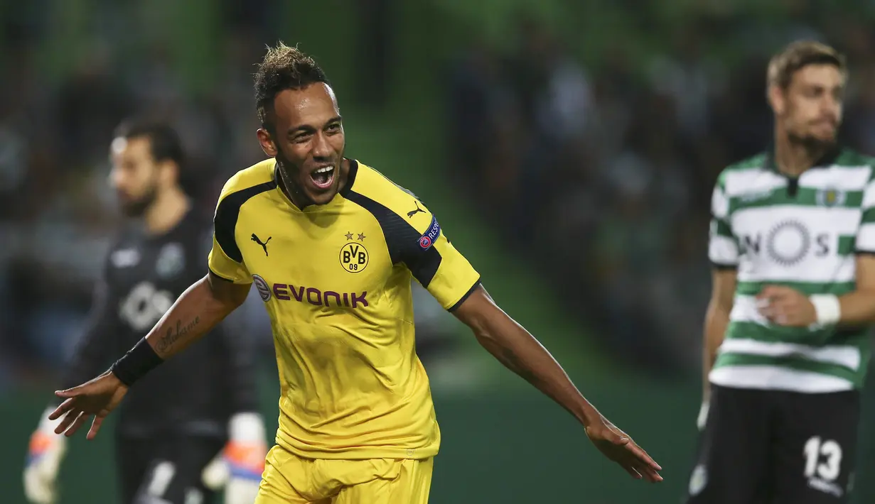 Penyerang andalan Borussia Dortmund, Pierre-Emerick Aubameyang menempati urutan kedua top skor Bundesliga dengan tujuh gol hingga pekan ke-8. (EPA/Miguel A. Lopes)