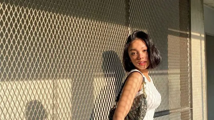 7 Gaya Busana Casual Energik ala Naura Ayu, Anak Nola B3 yang Beranjak Dewasa