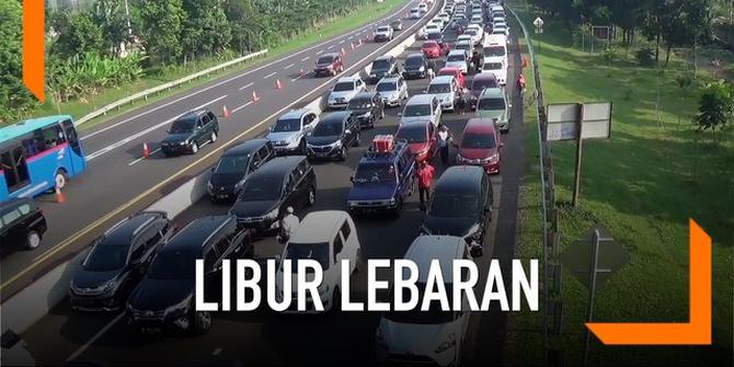 VIDEO: Lebaran Hari Kedua, Kawasan Puncak Macet Parah