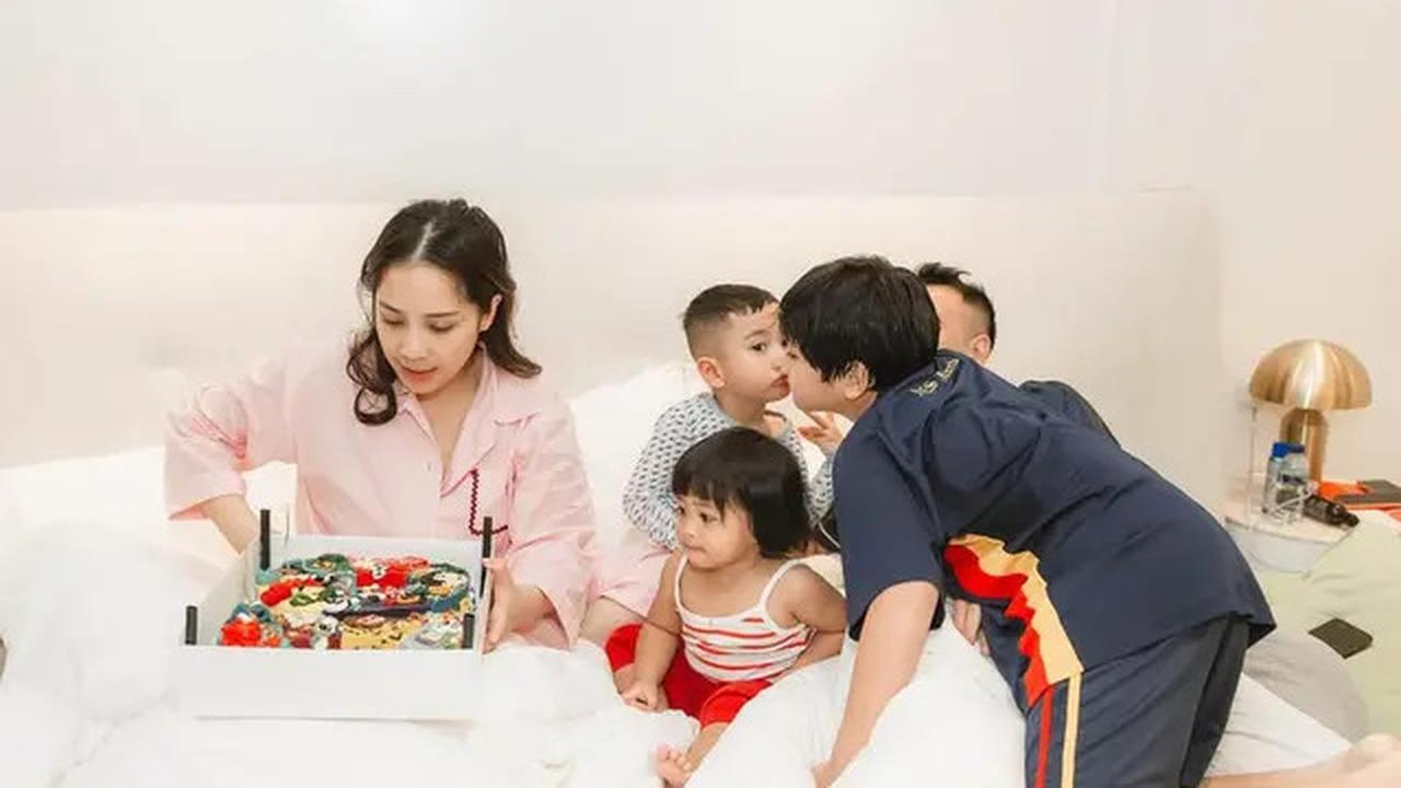 7 Potret Kamar Raffi Ahmad dan Nagita Slavina, Nuansanya Putih Mirip Hotel