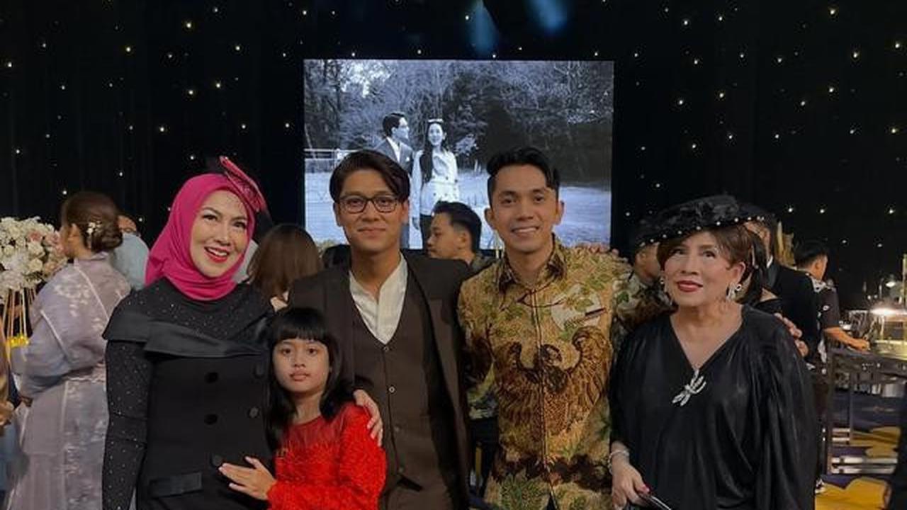 8 Potret Tamu Publik Figur di Pernikahan Teuku Rassya dan Cleantha Islan