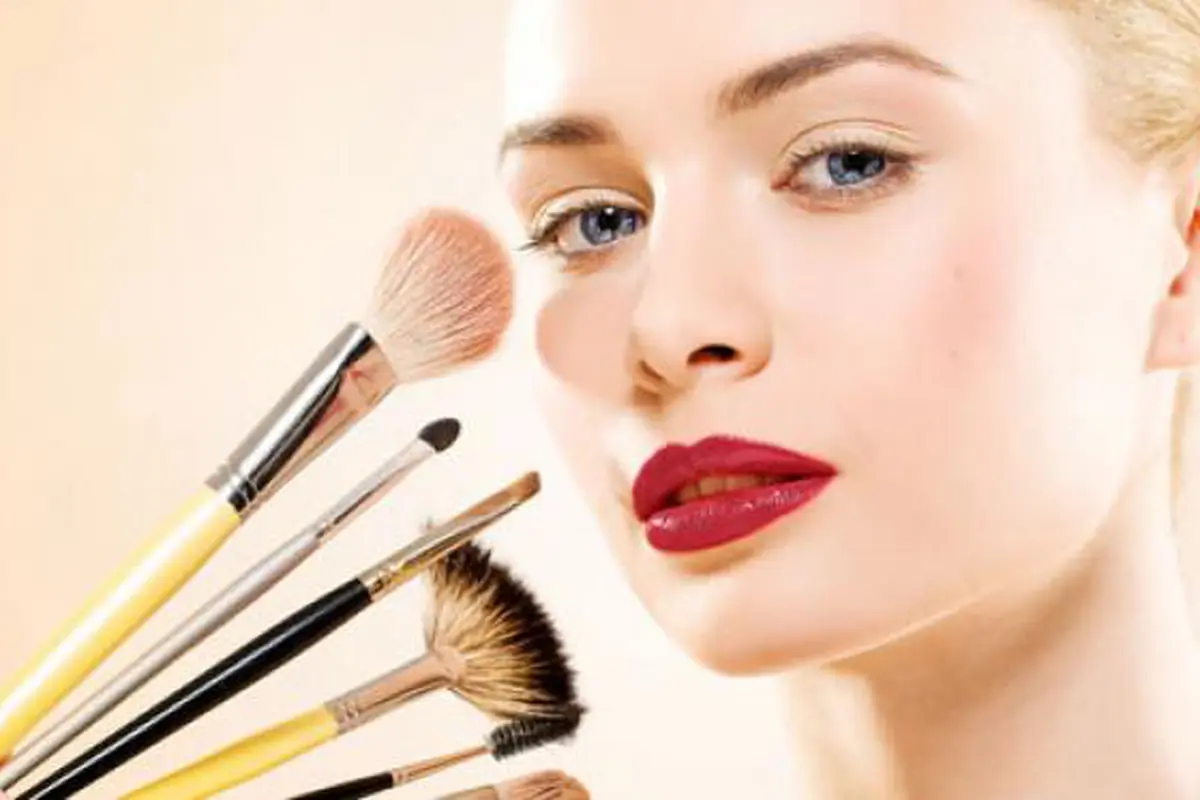Ternyata Iklan Produk Kosmetik Bikin Wanita Tidak Pede