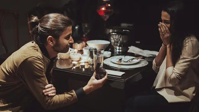 Putra Bebeto, Mattheus Oliveira melamar kekasihnya saat makan malam