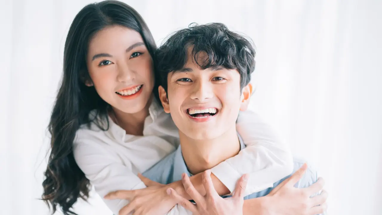 pasangan dan asyik diajak ngobrol