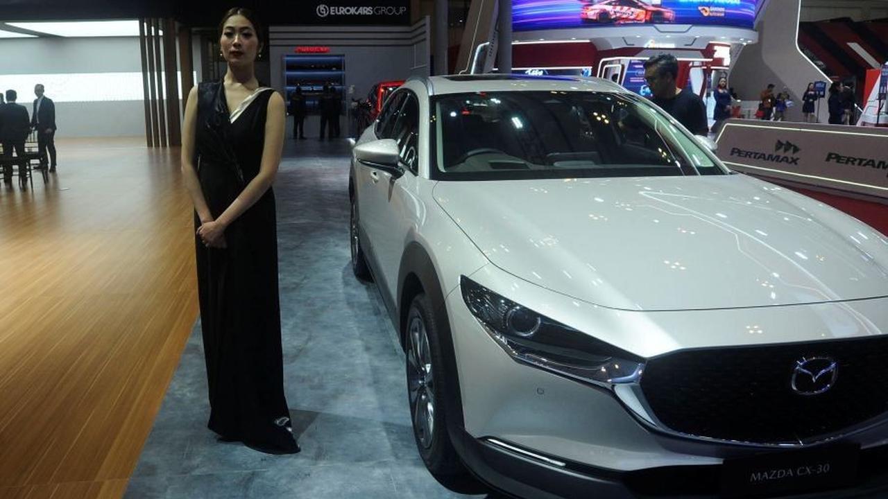 Melalui pameran ini, pengunjung dapat menikmati berbagai inovasi terkini di industri otomotif, mulai dari teknologi ramah lingkungan, kendaraan listrik, hingga fitur-fitur canggih yang mempermudah pengalaman berkendara. Foto: merdeka.com / Arie Basuki<br