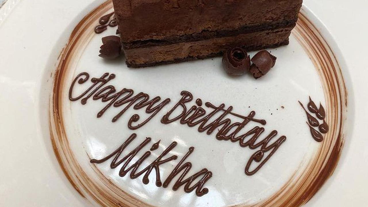 Sejumlah rekan artis menyampaikan selamat ulang tahun buat Mikha Tambayong.<br>