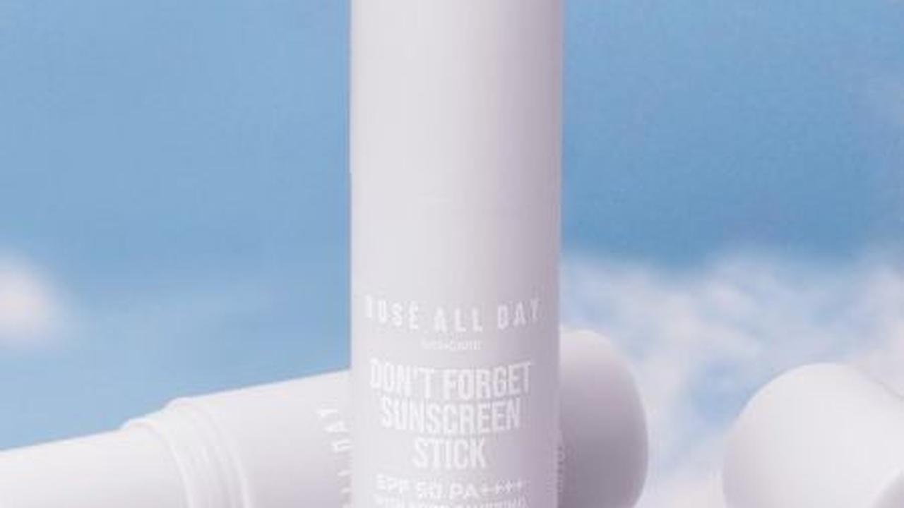 3. Pilih Sunscreen yang Mengandung Anti Acne untuk Kulit yang Beruntusan, Komedo dan Jerawat<br>