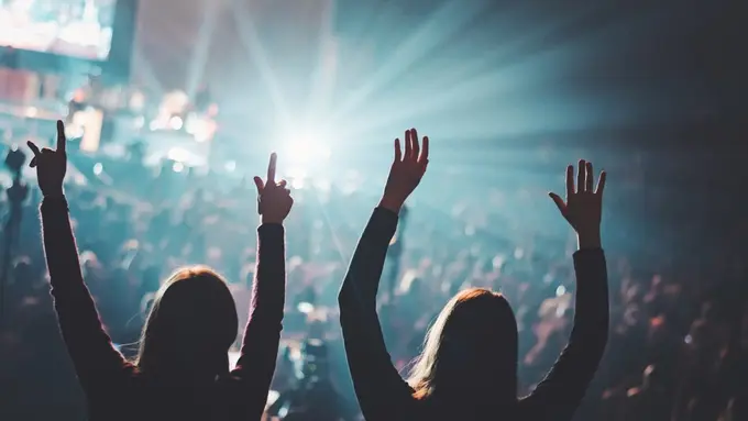 Editor Says: Nonton Konser Musik Untuk Hidup yang Lebih Bahahahagia