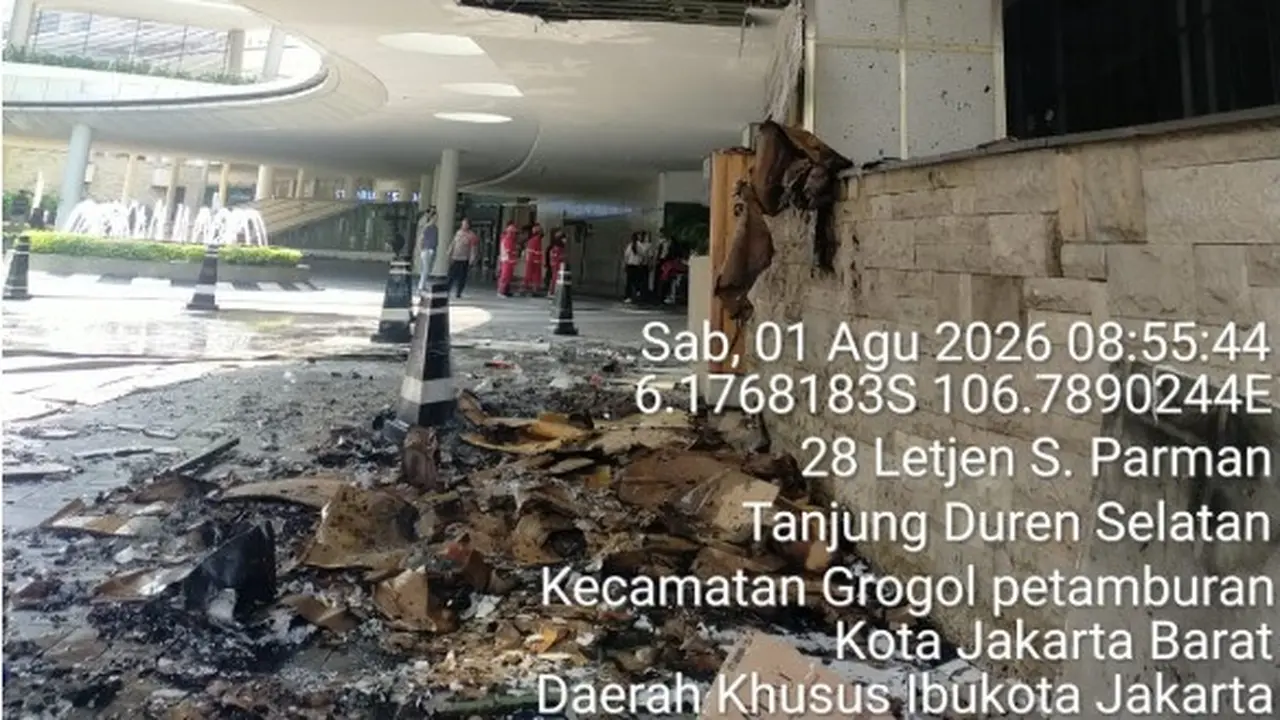 Api di Hotel Pullman Grogol Padam