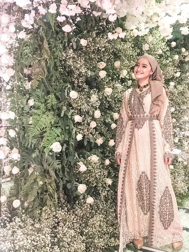 FOTO: Setelah jadi Mualaf, Intip Gaya Berhijab Marcella Simon yang Cantik