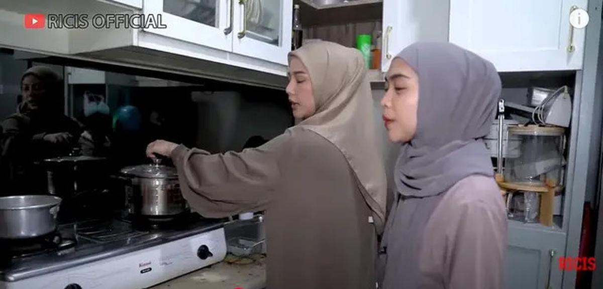 Potret Dapur Dara Arafah, Perpaduan Mewah dan Modern yang Mengagumkan