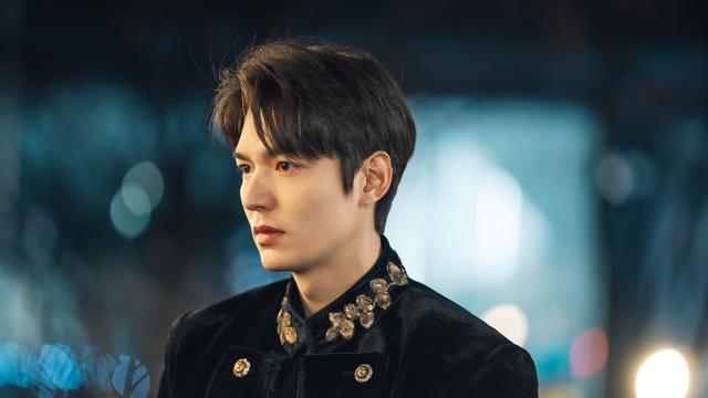 Lee Min Ho dalam The King Eternal Monarch (Netflix)