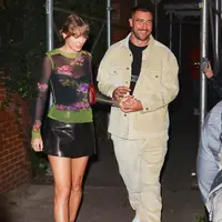 Taylor Swift dan Travis Kelce. [Foto: TPG Images]