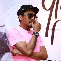 Konser bertajuk 'Menanti Arah' bukan hanya menjadi konsernya saja, namun juga sebagai konser untuk orang-orang yang sudah berkontribusi banyak saat Glenn Fredly mengembangkan kariernya. (Deki Prayoga/Bintang.com)