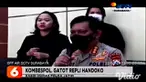 Berdalih terhimpit kebutuhan ekonomi, seorang muncikari karaoke di Kota Blitar ditangkap anggota Subdit 4 Renakta Ditreskrimum Polda Jatim. Wanita paruh baya tersebut terbukti telah menawarkan pemandu lagunya yang bisa memberikan layanan seksual.