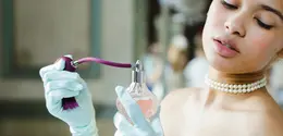 Pilihan parfum seringkali menjadi bagian dari personal branding yang tidak disadari (Sumber: Pexels.com)