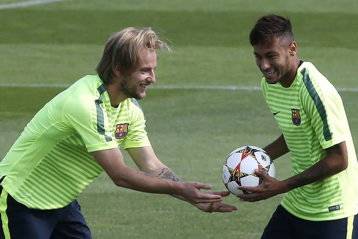 Latihan Ringan ala Barca Jelang Berlaga Kontra APOEL