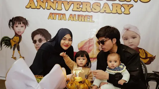 Momen Atta Halilintar dan Aurel Hermansyah Laksanakan Umroh Bareng, Hadiah Anniversary Ke-3