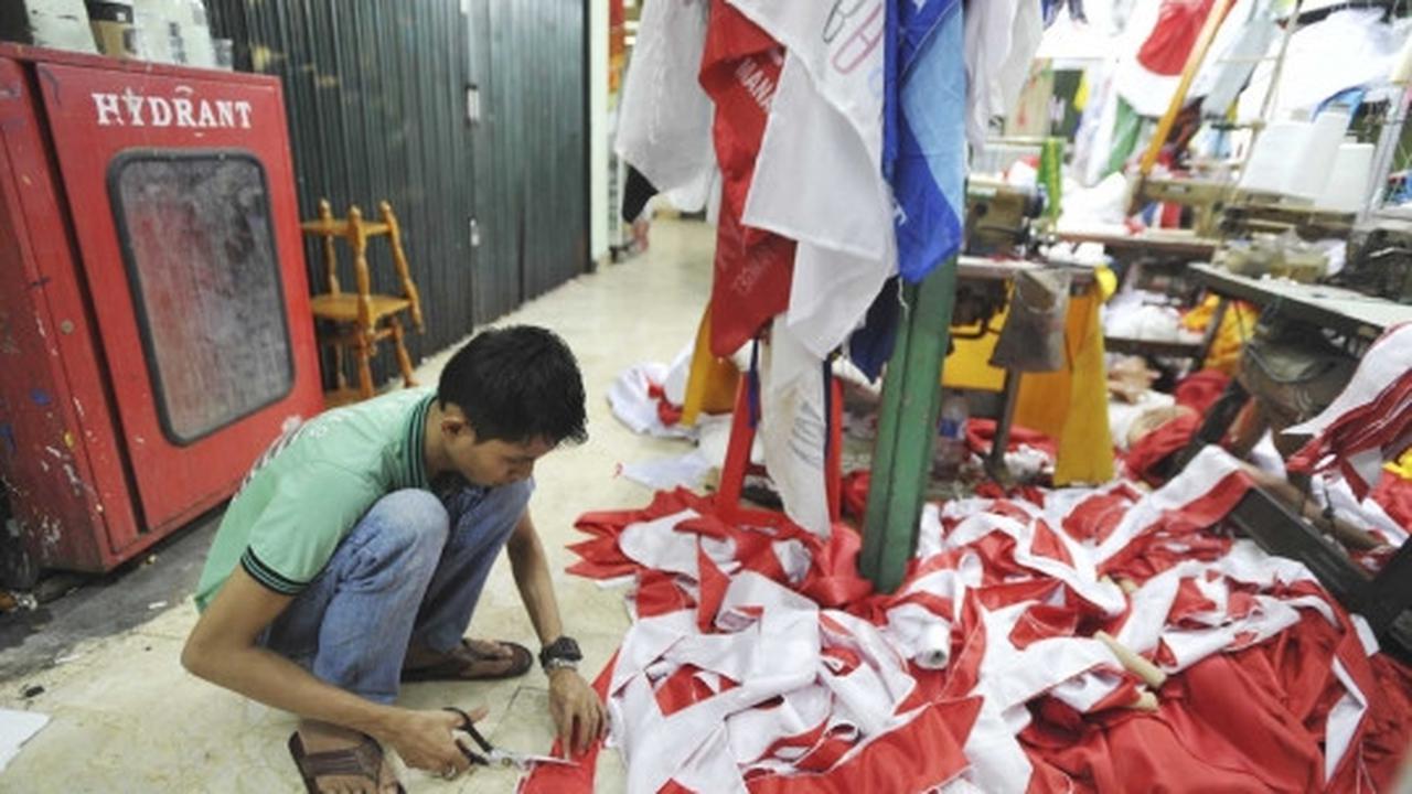 Jelang 17 Agustus, pengrajin bendera panen order