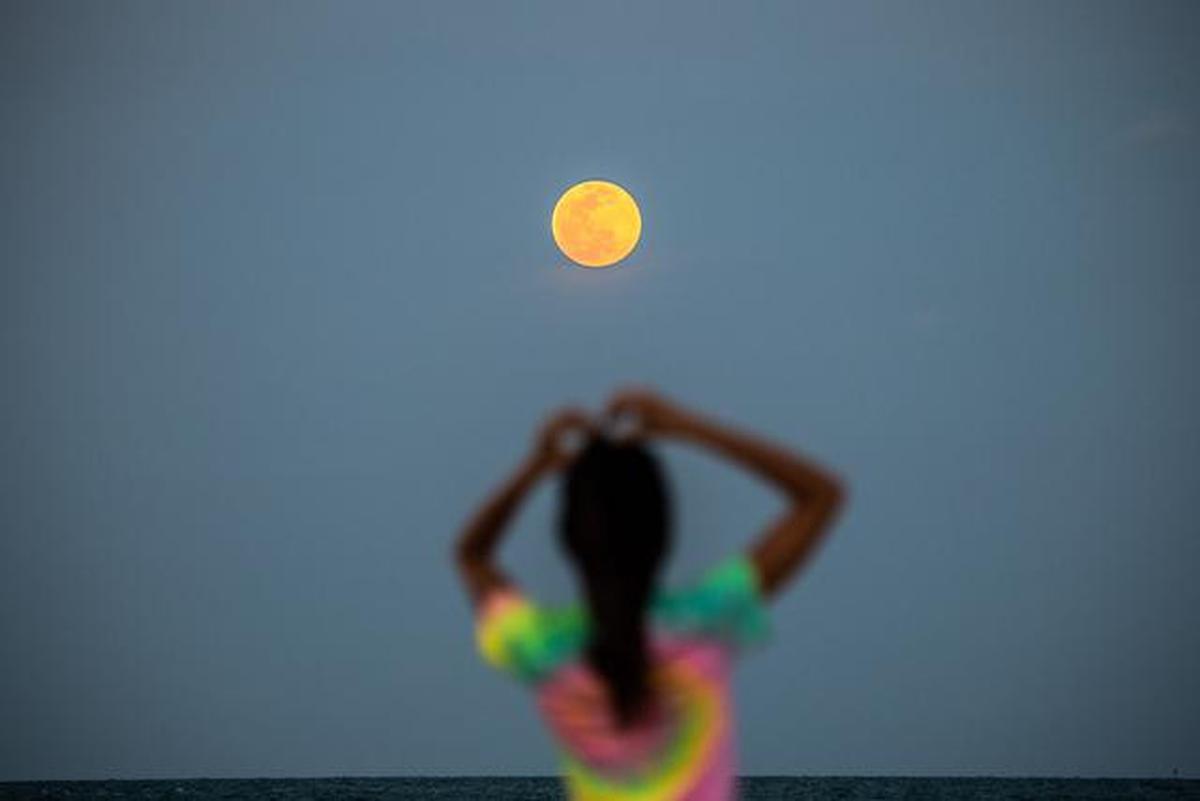 Fenomena Cold Moon 4 Desember 2025, Purnama Terakhir Tahun Ini Hiasi Langit Indonesia