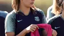 Gelandang Barcelona, Lieke Martens bersiap mengikuti latihan di Joan Gamper Sports City, Barcelona (15/5/2019). Bagi tim wanita Barcelona, ini kali pertama mereka tembus ke babak final Liga Champions Eropa wanita dan menjadi tim wanita asal Spanyol pertama yang lolos ke final. (AFP Photo/Josep Lago)