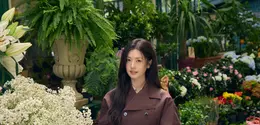 Aktris Korea Selatan Jung So-min bergaya effortless parisian saat terpilih jadi brand ambassador Long Champ (dok. Long Champ)