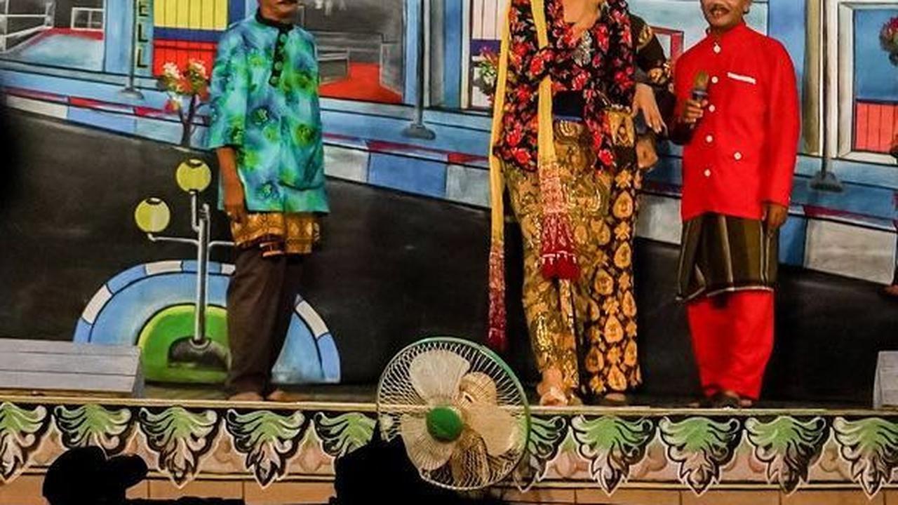 Dulu Punya Banyak Fans Kini Nyaris Ditinggalkan, Begini Kisah Seniman Ludruk Tobong Ponorogo yang Masih Bertahan