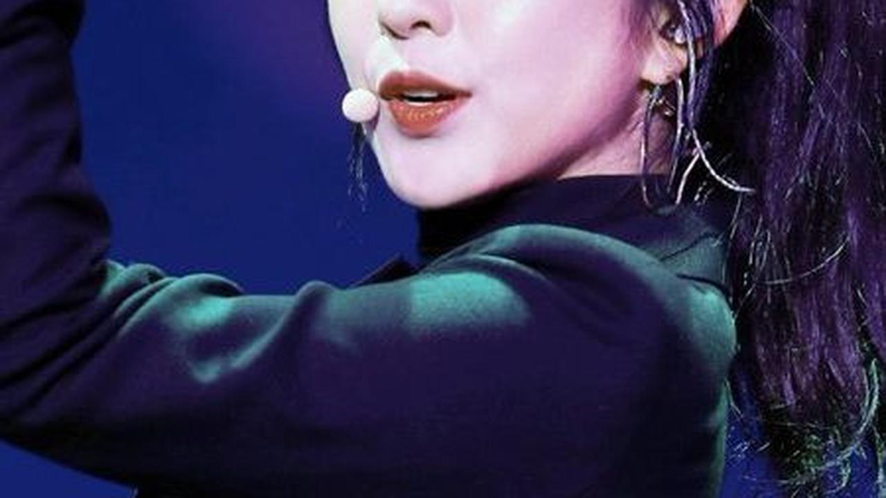 Dengan tujuh gaya rambut ala idol K-pop ini, kamu bisa tetap tampil modis dan nyaman di tengah cuaca panas.