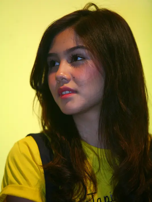 Pastinya, bukan hal mudah bagi Vanesha memerankan sosok Ayudia. Untuk mengatasinya, ia pun akhirnya berbagi cerita dengan si pemilik karakter aslinya. (Nurwahyunan/Bintang.com)