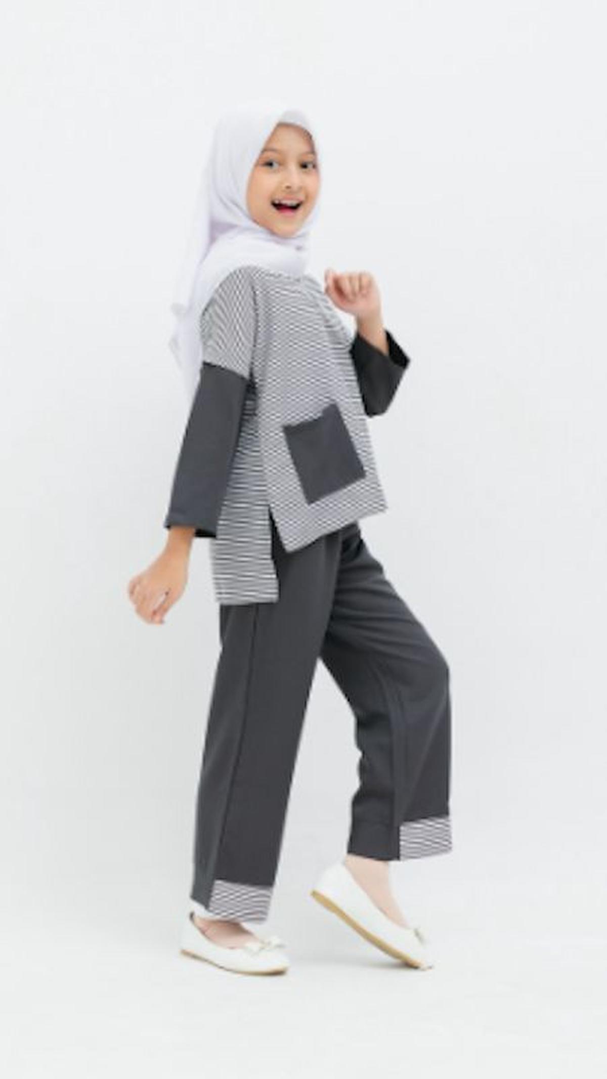 <b>Series Sabbiya dan Setelan Celana Muslim&nbsp; dari Applekidz&nbsp;</b>