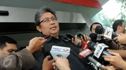 Jampidsus Arminsyah saat memberi keterangan terkait agenda pemanggilan mantan Ketua DPR Setya Novanto di Kejaksaan Agung, Jakarta, Rabu (13/1). Arminsyah mengatakan, Setya Novanto saksi kunci dalam skandal papa minta saham ini. (Liputan6.com/Helmi Afandi)