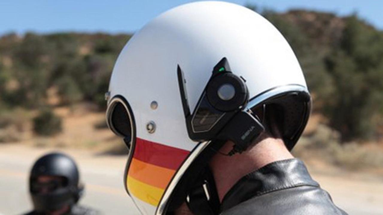 Mengenal Manfaat Intercom pada Helm