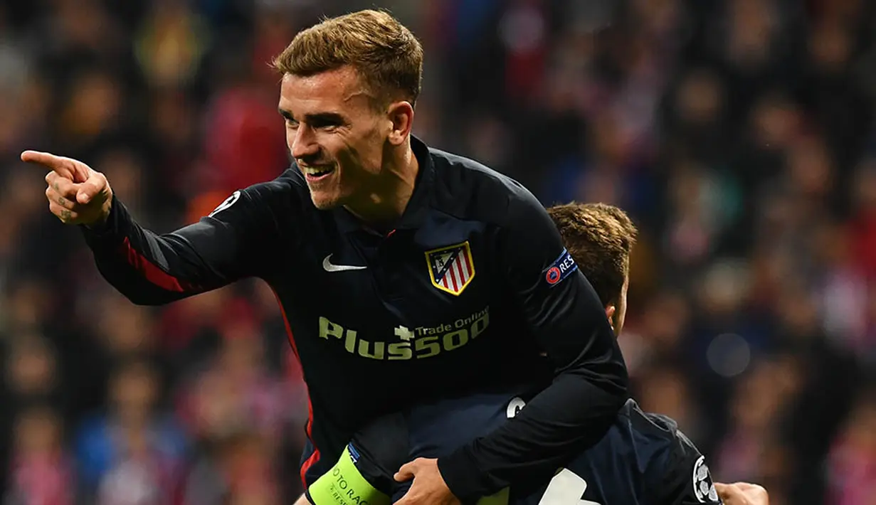 3. Antoine Griezmann, bakatnya di Real Sociedad terpantau oleh Diego Simeone, hal itu membuatnya diboyong ke Atletico. Selama dua musim striker Prancis itu mencatatkan 54 gol dari 101 penampilan. (AFP/Lukas Barth)